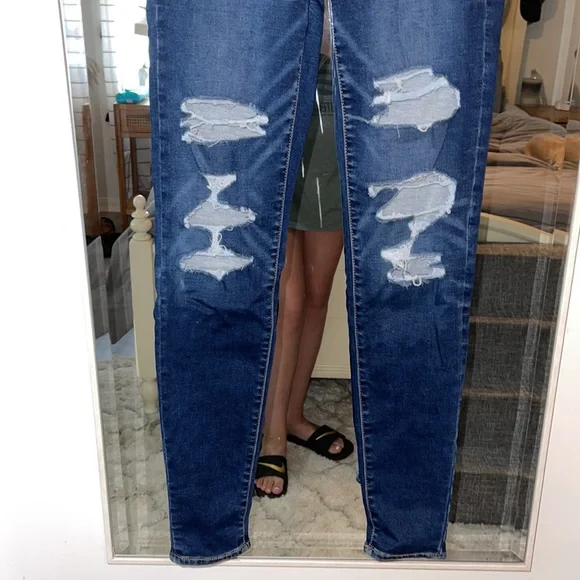 American Eagle Distressed Hi-Rise Jeggings - Picture 4 of 6